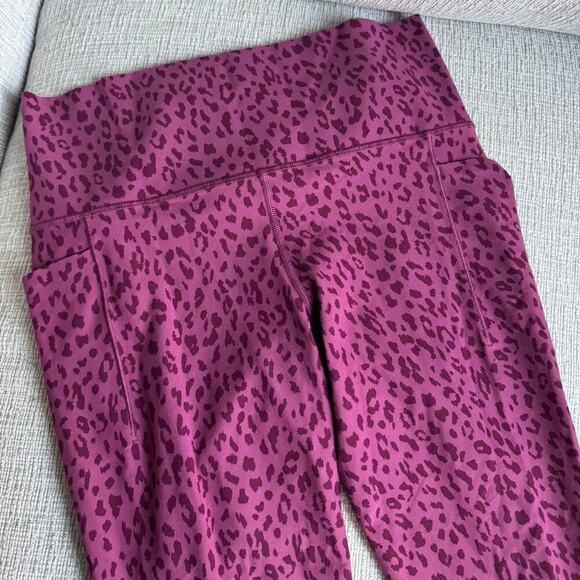 Pink leopard print leggings - Picture 2 of 4